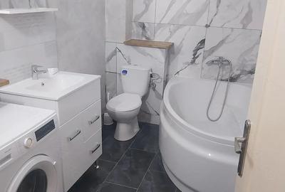 Casă cu 4 camere cu Teren 450 Mp în Roman - 1