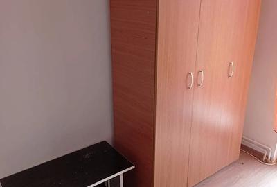 Inchiriez apartament la casa - 1