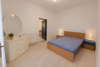 Apartament cu 3 camere semidecomandat în Central - 1