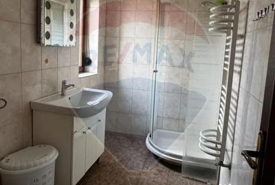 Casă cu 5 camere cu Piscina în Central - 3