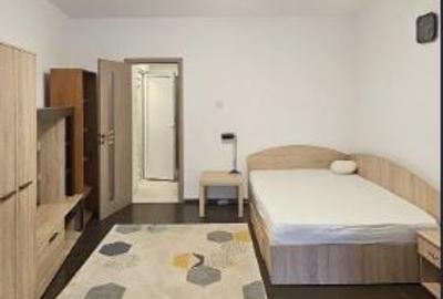 Garsonieră decomandată, mobilată în Universitate