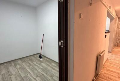 Spațiu comercial, de 50 mp, în Central - 7