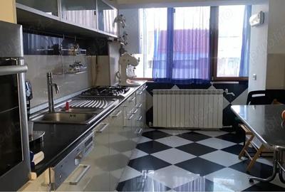 Apartament cu 4 camere semidecomandat în Central - 4