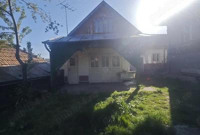 Casă cu 6 camere în Huși - 3