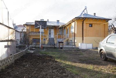 Casă cu 6 camere în Berești - 2