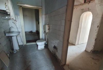 Apartament cu 5 camere semidecomandat în Central - 12