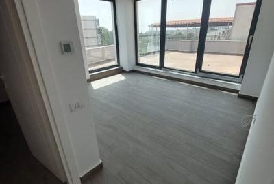 Spațiu comercial, de 100 mp, în Capitol - 18