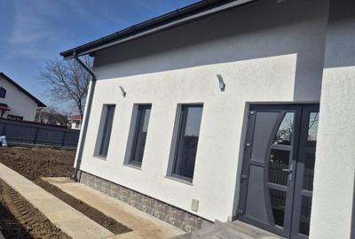 Casă cu 3 camere în Traian - 6