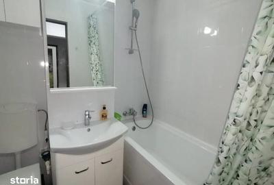 Apartament cu 2 camere decomandat în Micro 3 - 6