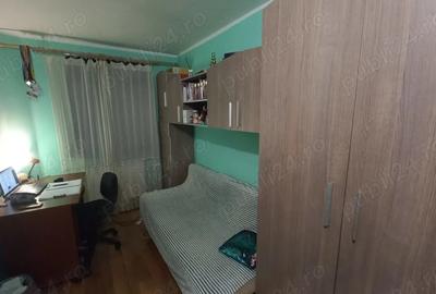 De inchiriat apartament 3 cam. - 2