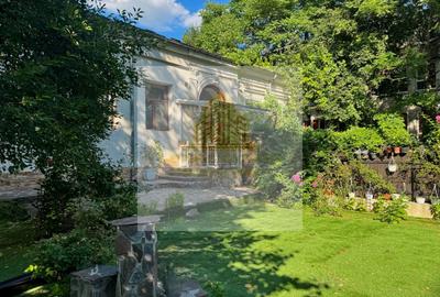 Casă individuală cu 6 camere cu Canalizare în Central - 9