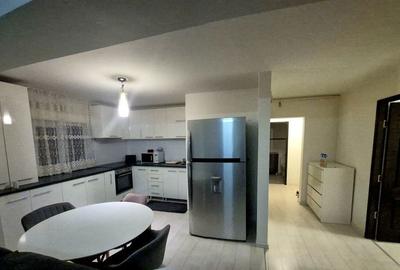 Apartament cu 4 camere decomandat în Central - 4