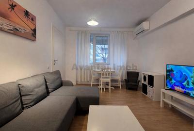 Apartament cu 2 camere semidecomandat în Tineretului - 3
