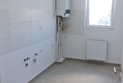 Apartament nemobilat, situat la parter + 2 locuri de parcare - 4