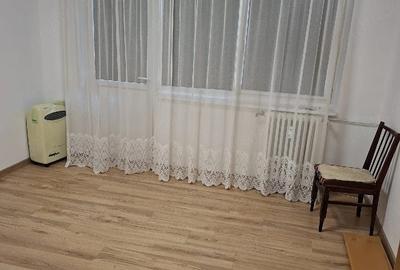 Apartament cu 3 camere decomandat în Central - 1