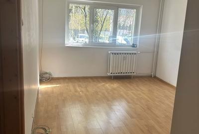 Apartament cu 2 camere semidecomandat în Aviației