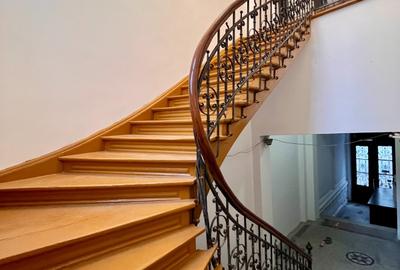 Apartament cu 5 camere decomandat, mobilat în Magheru