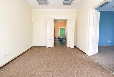 Apartament cu 4 camere în Central - 6