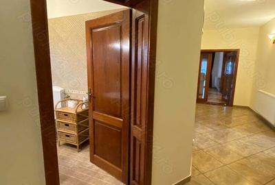 Vand casa in Giroc centru - 6