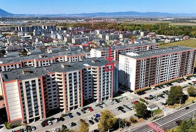 Apartament cu 2 camere semidecomandat în 13 Decembrie - 17