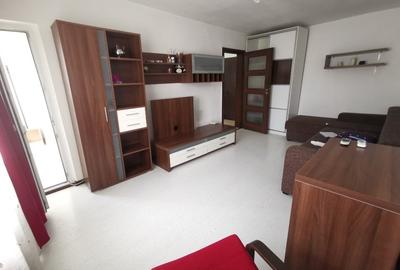 Apartament cu 2 camere decomandat în Tei