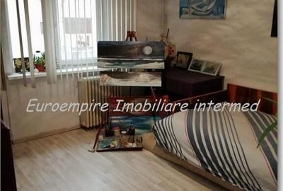 Apartament cu 2 camere decomandat în Far - 3