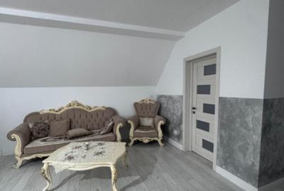 Casă cu 7 camere cu Teren 400 Mp în Central - 1