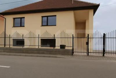 Casă cu 4 camere cu Teren 500 Mp în Central - 9