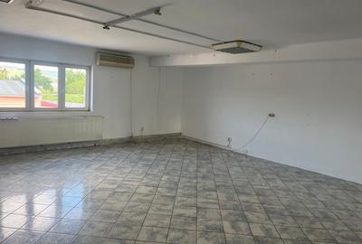 Spațiu comercial, de 40 mp, în Libertății - 3