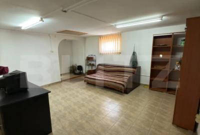 Casă cu 7 camere cu Teren 266 Mp în Central - 17