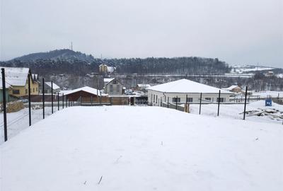 Teren intravilan de 769 mp cu priveli#537;te frumoasa catre - 10