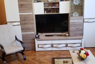 Apartament cu 2 camere semidecomandat, mobilat în Calea Dumbrăvii