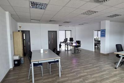 Spațiu comercial, de 135 mp, în Central - 7