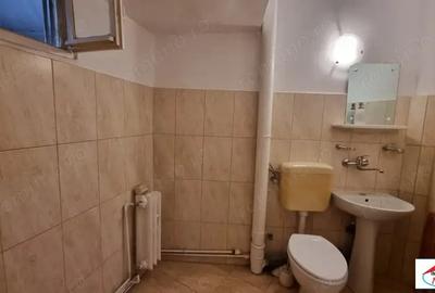 Apartament cu 3 camere decomandat în Central - 4