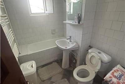 Apartament cu 3 camere decomandat în Aradului - 3