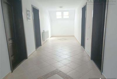 Casă cu 11 camere cu Teren 1300 Mp în Șimon - 1