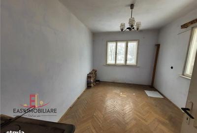 Casă cu 3 camere cu Teren 1079 Mp în Livezeni - 1