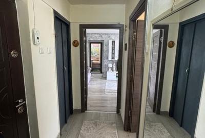 Apartament cu 3 camere semidecomandat în Calea București - 2