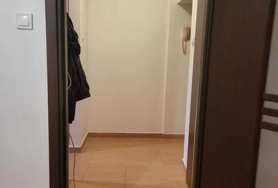 Apartament cu 2 camere semidecomandat în Titan
