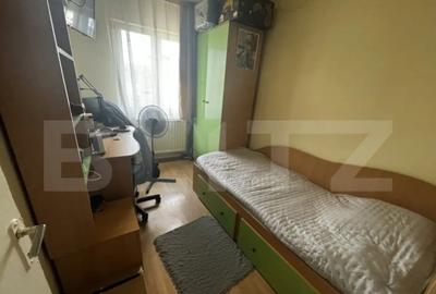Apartament cu 3 camere semidecomandat, mobilat în Micro 15