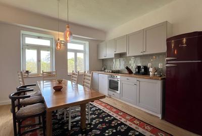 Casă individuală cu 10 camere cu Canalizare în Arefu - 18