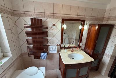 Casă cu 8 camere cu Canalizare în Colentina - 20