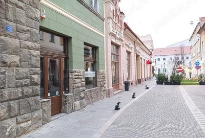 Spațiu comercial, de 31 mp, în Central - 4