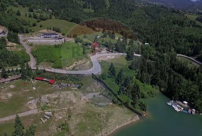 De vanzare teren cu deschidere la lac Colibita - 12