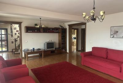 Casă cu Teren 740 Mp în Central - 3