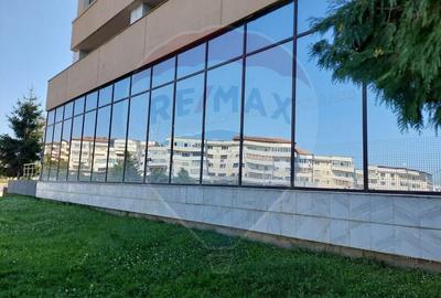 Spatiu comercial  de inchiriat in zona centrala a mun Onesti - 2