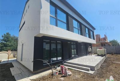 Casă cu 4 camere cu Teren 200 Mp în Central