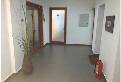 Birou, de 2,300 mp, în P-ța Unirii - 4