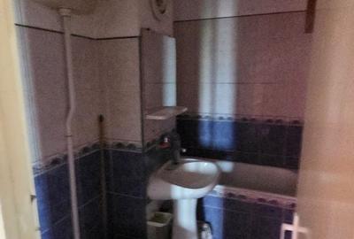 Apartament cu 3 camere în Micro 14 - 3