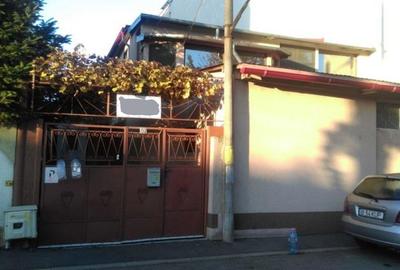 Duplex cu 10 camere cu Canalizare în Central - 7